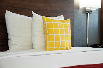 Classic Room, 2 Queen Beds, Non Smoking (42 inch TV)