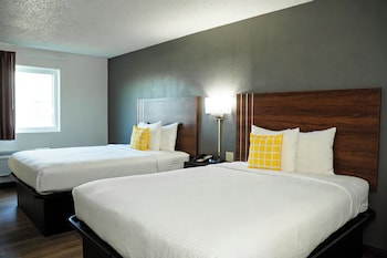 Standard Room, 2 Queen Beds, Non Smoking (42 inch TV)