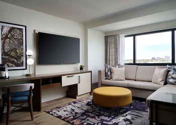 Suite, 1 King Bed (High Floor)