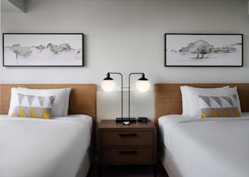 Deluxe Room, 2 Queen Beds, Accessible