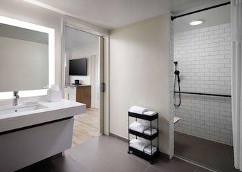 Suite, 1 King Bed (High Floor)