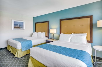Room, 2 Queen Beds, Non Smoking, City View