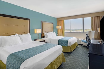 Room, 2 Queen Beds, Non Smoking, Lake View