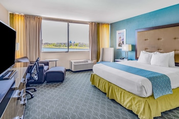 Room, 1 King Bed, Non Smoking, Lake View
