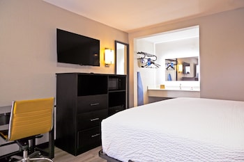 Room, 1 King Bed, Non Smoking