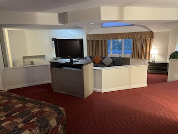 Luxury Studio Suite, 1 King Bed, Non Smoking (Whirlpool)