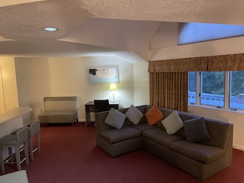 Luxury Studio Suite, 1 King Bed, Non Smoking (Whirlpool)