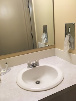 Room, 2 Queen Beds, Accessible, Non Smoking