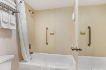 Suite, 2 Queen Beds, Non Smoking