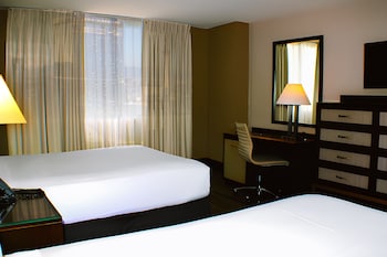 West Tower Newly Refreshed Double Queen