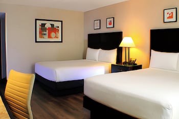 West Tower Newly Refreshed Double Queen