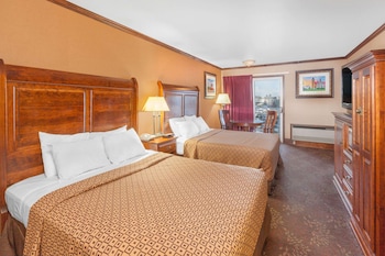 Standard Room, 2 Queen Beds, Balcony