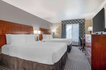 Standard Room, 2 Queen Beds, Non Smoking, Refrigerator