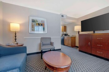 Suite, 2 Queen Beds, Non Smoking, Balcony