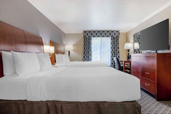 Standard Room, 2 Queen Beds, Non Smoking, Refrigerator
