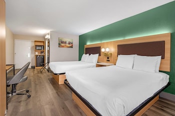 Room, 2 Queen Beds, Non Smoking