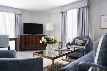 Suite, 1 Bedroom (King or Queen Bed)