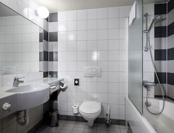 Gothia Towers Standard with extra bed (1 adult)
