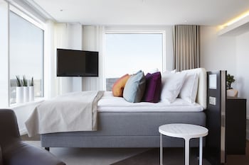 Upper House Deluxe Room (Free Spa Access)