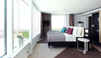 Upper House Deluxe Room (Free Spa Access)