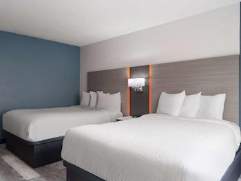 Room, 2 Double Beds, Accessible, Non Smoking (Mobility/Hearing, Roll in Shower)