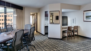 Suite, 1 King Bed, Smoking