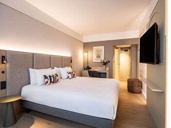 Deluxe Room, 1 King Bed