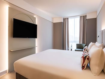 Deluxe Room, 1 King Bed