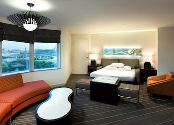 Room (Parlor)
