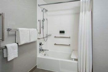 Room, 2 Double Beds (Mobility Accessible, Tub)