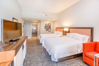Two Queen Beds, Gulf View With Balcony, Non-Smoking