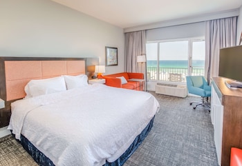 One King Bed, Accessible, Gulf View With Balcony, Non-Smoking