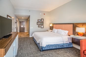 One King Bed, Accessible, Inland View, No Balcony, Non Smoking