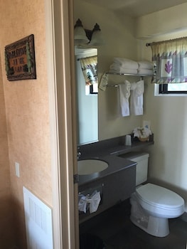 Deluxe Room, 1 Queen Bed
