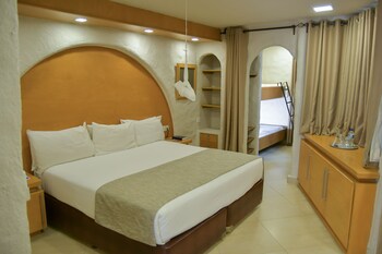 Family Room, Multiple Beds