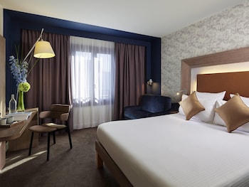 Executive Room, 1 Queen Bed with Sofa bed