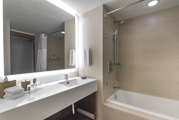 Room, 2 Double Beds, Pool View