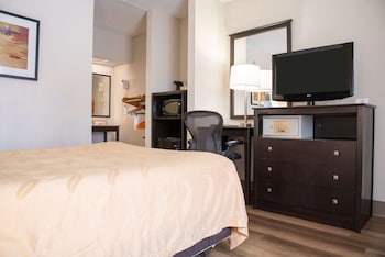 Standard Room, 2 Double Beds, Non Smoking
