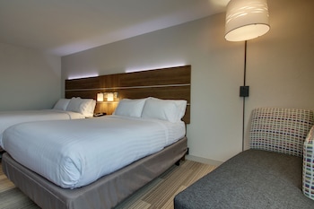 Suite, 2 Queen Beds, Non Smoking
