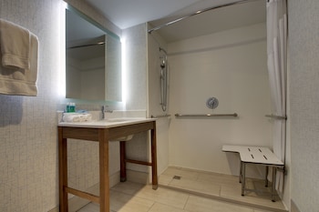 Room, 1 Queen Bed, Accessible (Communications/Mobility Accessible)
