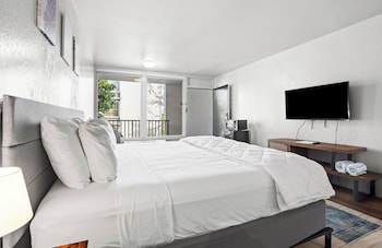 Classic Room, 1 King Bed