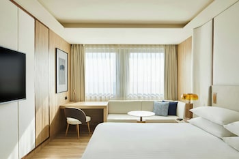 Superior Room, 1 King Bed, City View