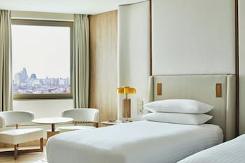Superior Room, 2 Twin Beds, City View
