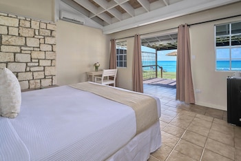 Beachfront Bungalow (1 King Bed)