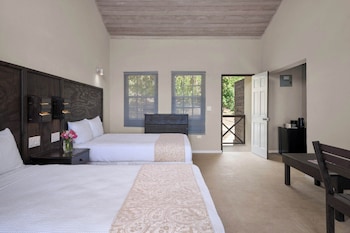 Superior Seaview Room (2 Double Beds)