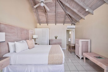 Royal Palm Beach Room (1 King Bed)