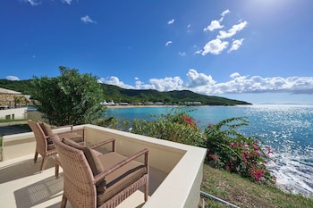 Oceanfront Room (King)
