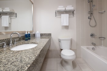 Traditional Room, 2 Queen Beds (Mobility/Hearing Accessible, Tub)