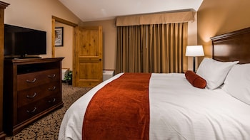 Standard Room, 1 King Bed with Sofa bed, Non Smoking, Refrigerator & Microwave (with Sofabed)