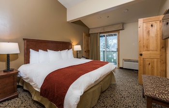 Standard Room, 1 King Bed with Sofa bed, Non Smoking, Refrigerator & Microwave (with Sofabed)